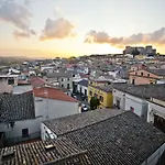 La Casa Nel Borgo Antico Hotel *