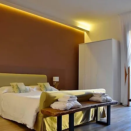 La Casa Nel Borgo Antico מלון