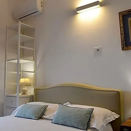 La Casa Nel Borgo Antico מלון מלפי