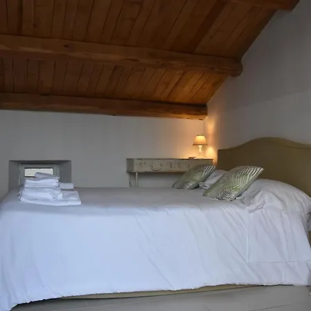 La Casa Nel Borgo Antico Hotel *